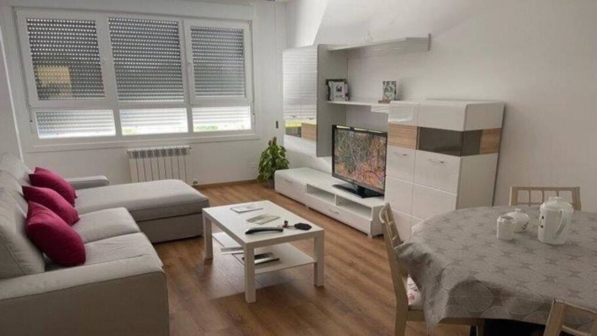 Sigueiro Condo | Piso Nuevo Situación Excelente con Vistas a la Piscina Municipal y Parque
