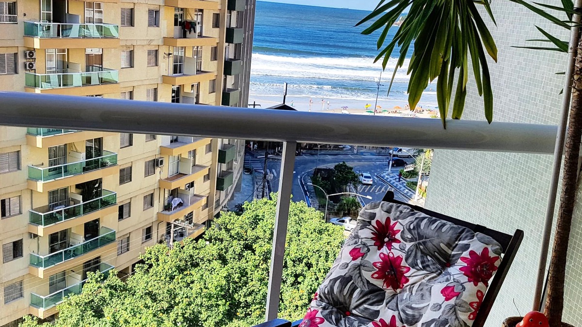 Pitangueiras Apartment | Pitangueiras balcony with sea view, wifi, garage and beach service