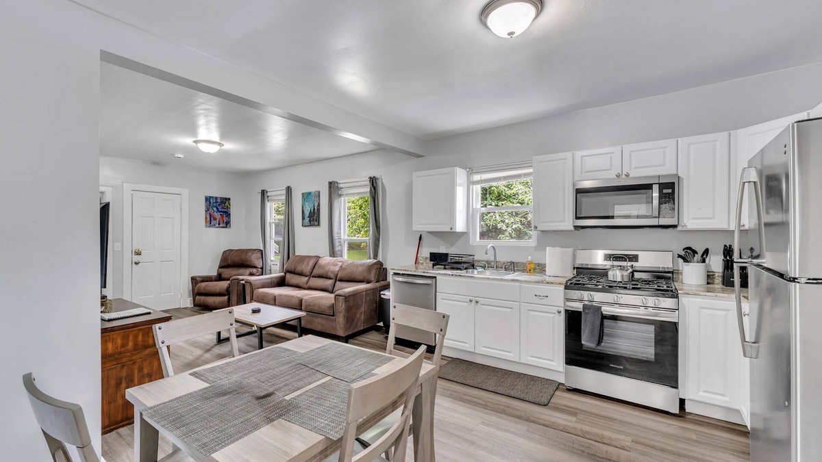 Oneonta Apartment | Pitcher's Paradise Apt 1 All Star Baseball Rentals