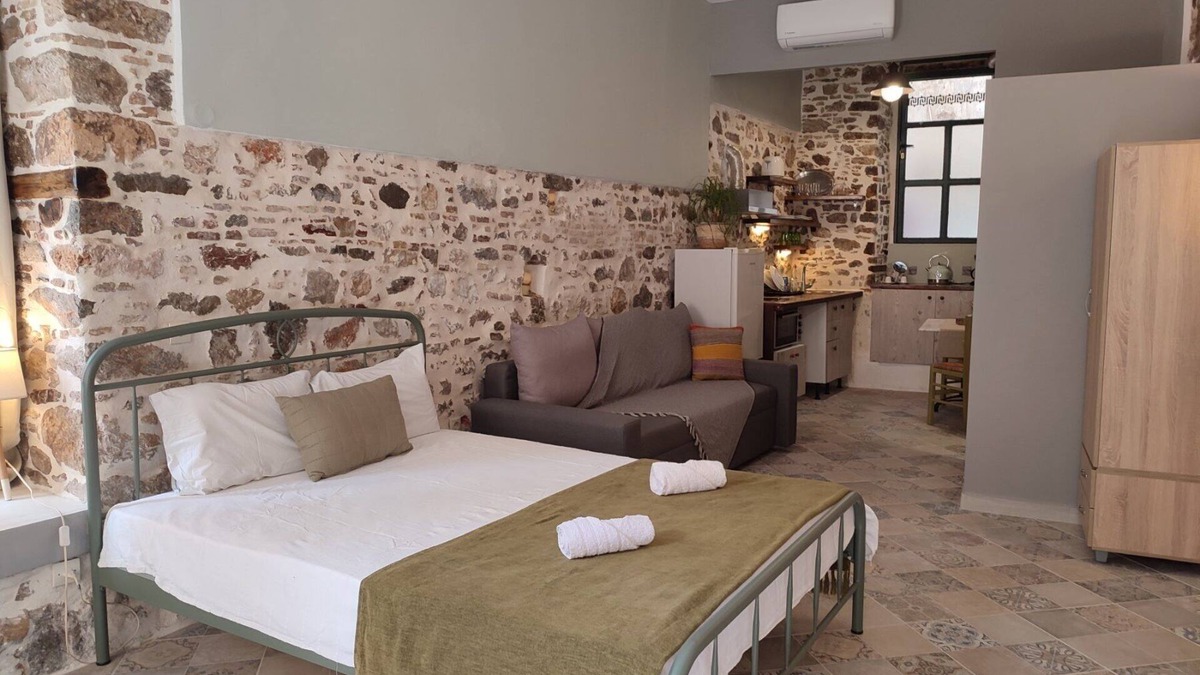 Nafplio Apartment | Pithari - Studio Apartment in the old Town of Nafplion