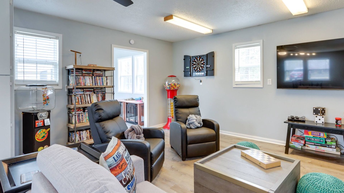 Pittsburg House | Pittsburg Vacation Rental < 1 Mi to Boat Launch