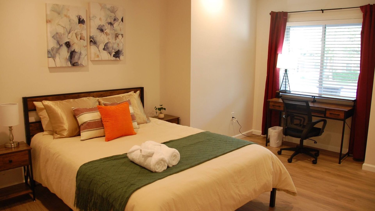 East Liberty Apartment | Pittsburgh Delight - Comfy 2B/1B Apt w/Private Parking, First Floor Unit