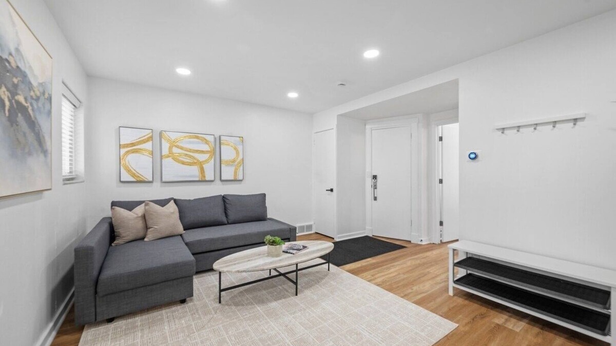 Millvale Apartment | Pittsburgh/Millvale Modern & Cozy 1BD w/Parking