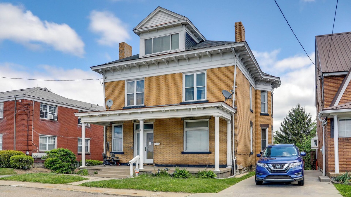Ross Township Apartment | Pittsburgh Vacation Rental ~ 6 Mi to Downtown!