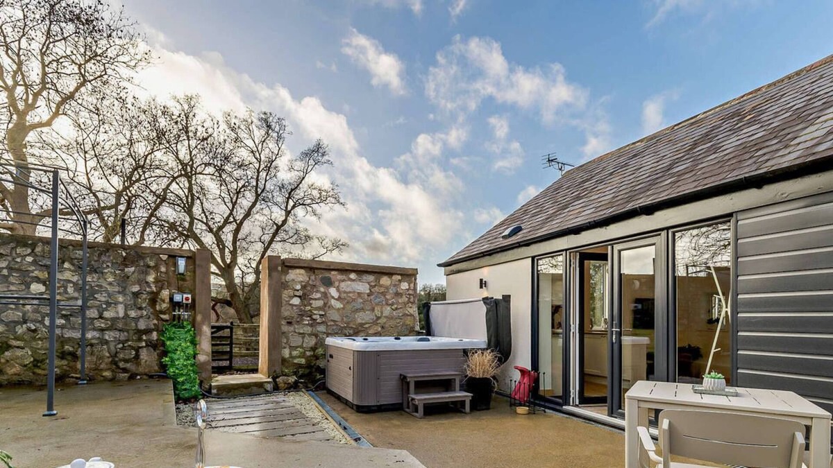 Nannerch House | Piw Gwyn Cottage in the beautiful Mold