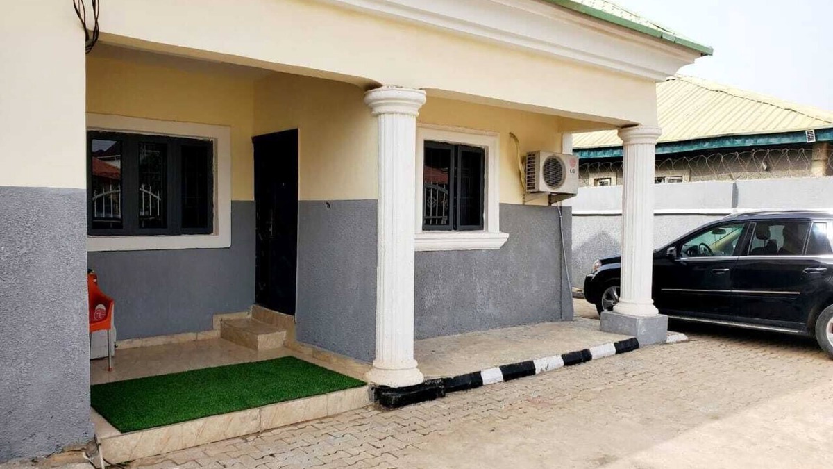 Gwarinpa Estate House | Pjp2 Family and Friendly Shortlet Apartment 15mins drive to the central Area