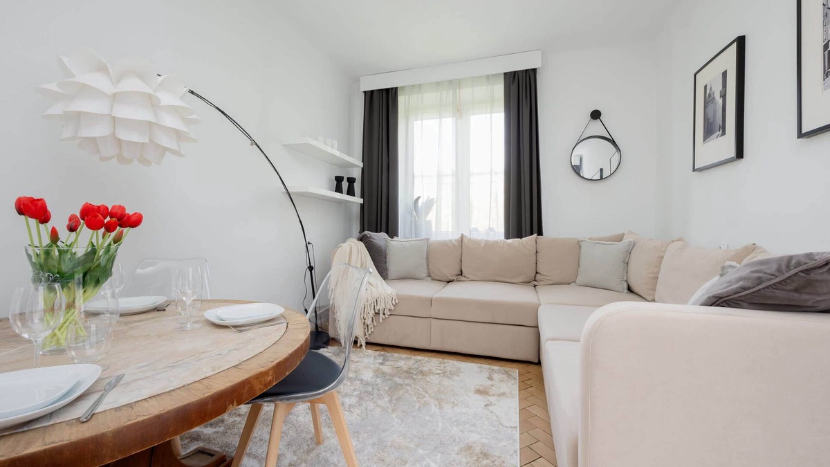 Nowa Praga Apartment | Pl. Hallera 6B | Einzigartige Wohnung | Center