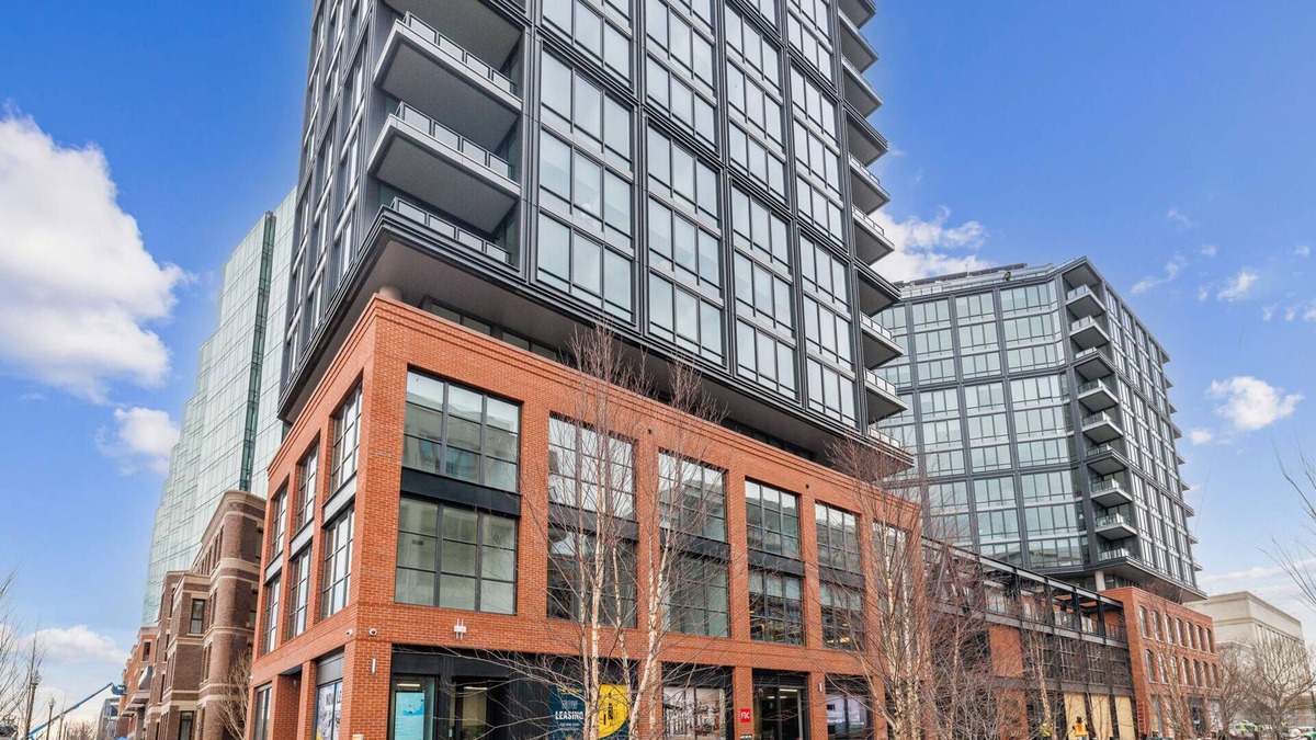 Buzzard Point Apartment | Placemakr Buzzard Point