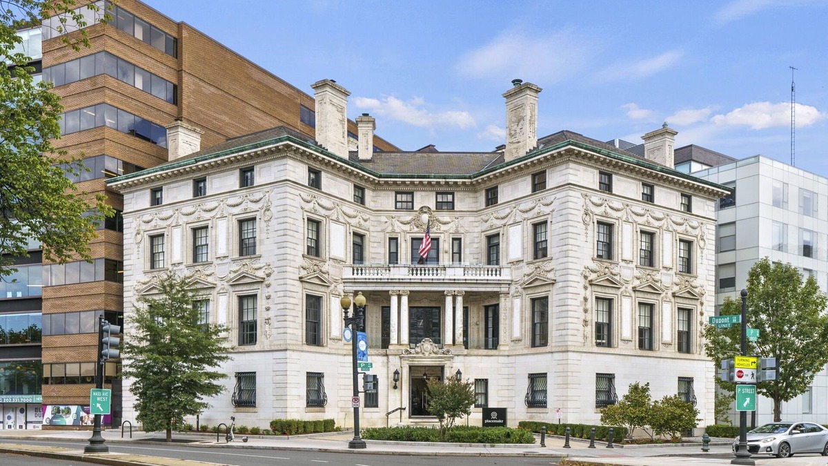 Dupont Circle Apartment | Placemakr Dupont Circle