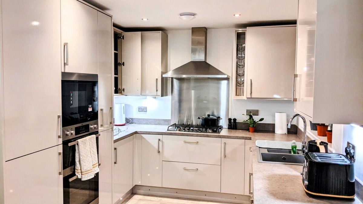 Darlington House | Places to stay in Darlington with Free Parking