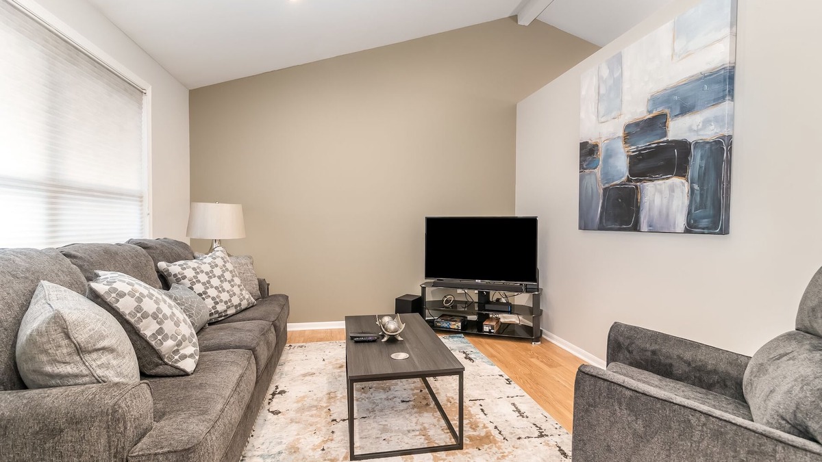 Fox Valley House | Plainfield FHS Rental