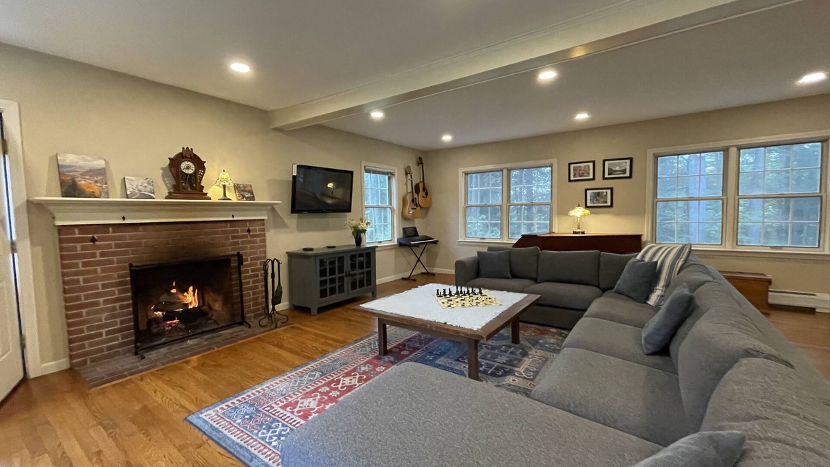 Plainfield House | Plainfield House in a 10,000 acre state forest and private pond