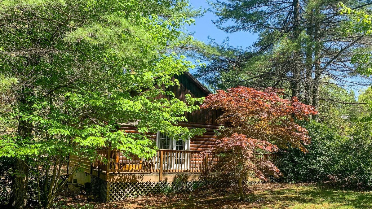 Jefferson Cabin | Plan a Late-Summer Cabin Escape @ Edelweiss