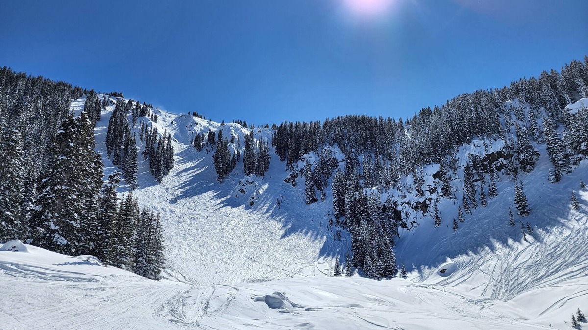 Taos Ski Valley Condo | Plan a ski/snowboard trip at our Enchanted Condo 1.5 miles from Taos Ski Valley
