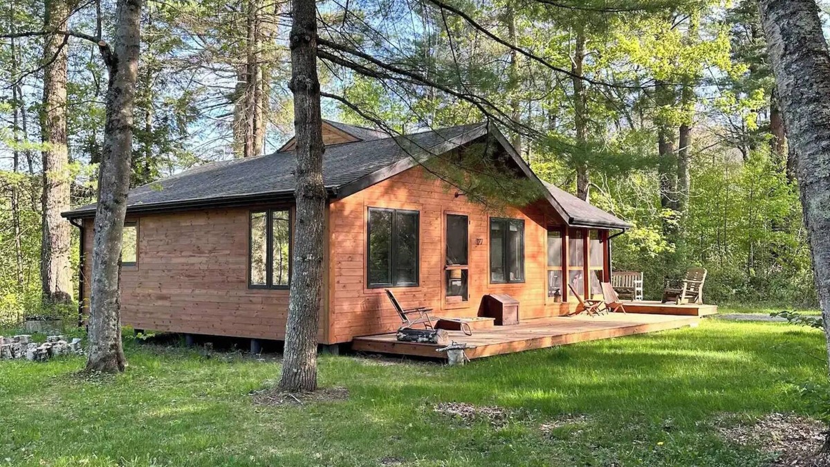Canaan Cottage | Plan your Berkshires by the lake