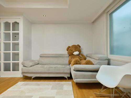 Deungchon-dong Apartment | Plantree filled with the charm of the East and the atmosphere of the West