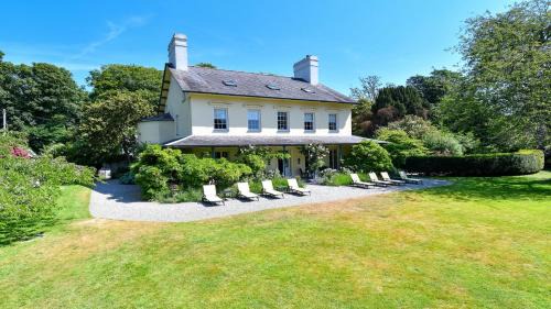 Efailnewydd House | Plas Bodegroes