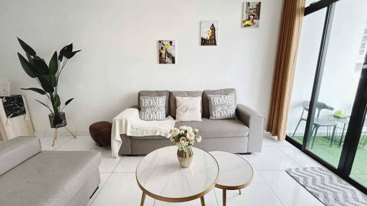 Taman Bukit Mewah House | Platino 13 Pax, Mins away from Paradigm & Legolandnn