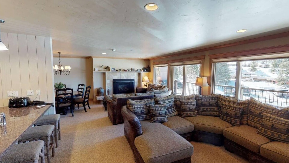 Vail Condo | Platinum Manor Vail Condo - Bfast & Hskping Incl.