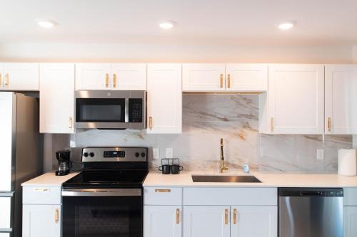 Peak's Suburban Addition Apartment | Platinum Palace 1BR1BA-Central Dallas Stay