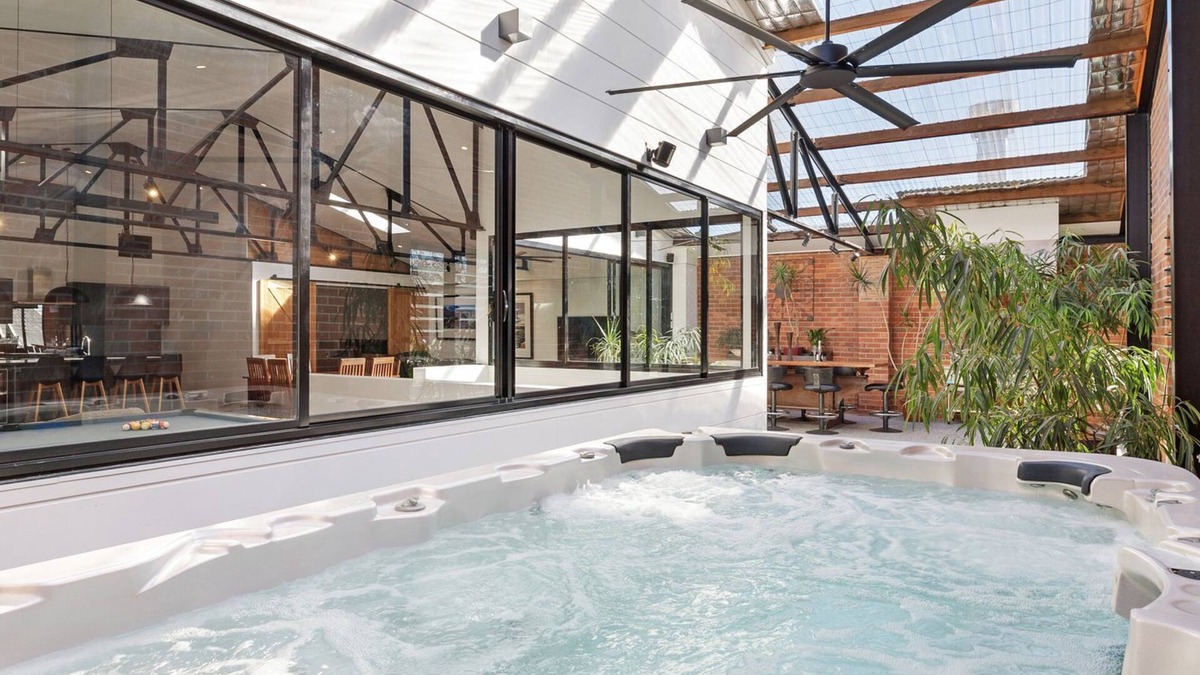 Newcastle West Apartment | Platinum Precinct - The Penthouse