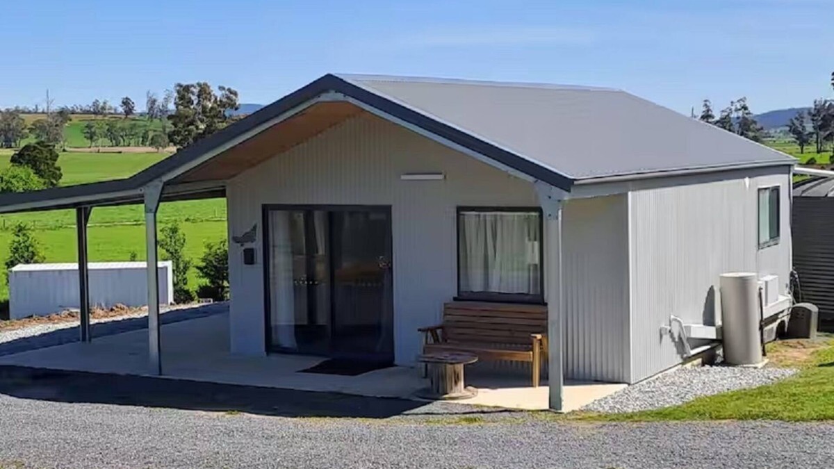 Meander Cabin | Platypus Hollow