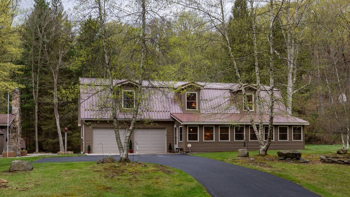 Champion Cottage | Play & Stay near State Parks & Seven Springs