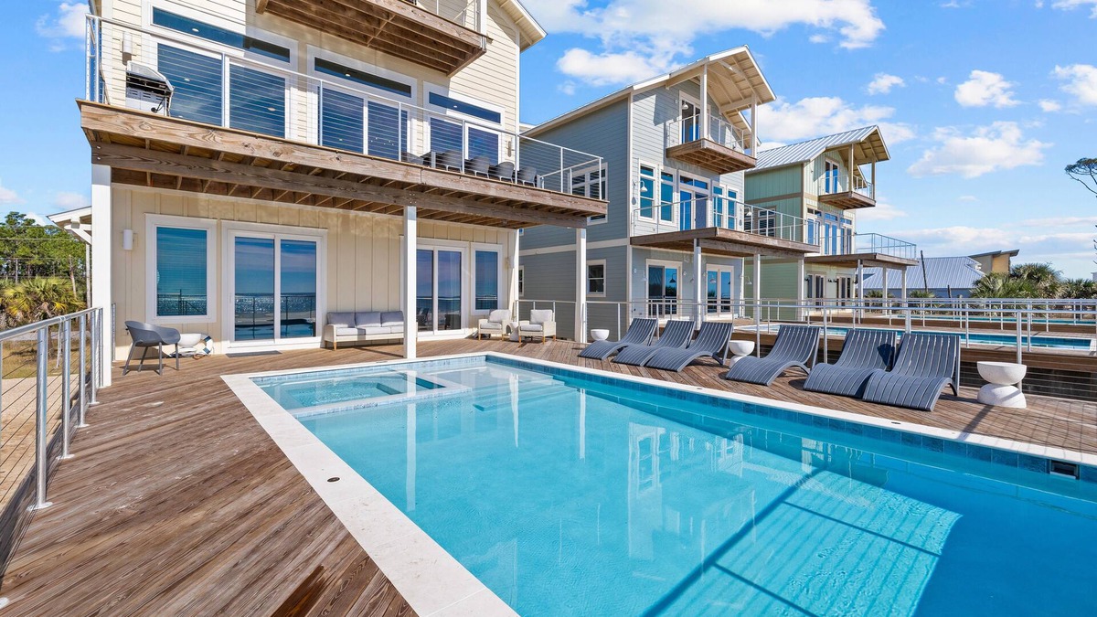 Indian Pass House | Playa Plata: Amazing 7BR Beachfront- Pet Friendly, Sleeps 23, Private Pool!