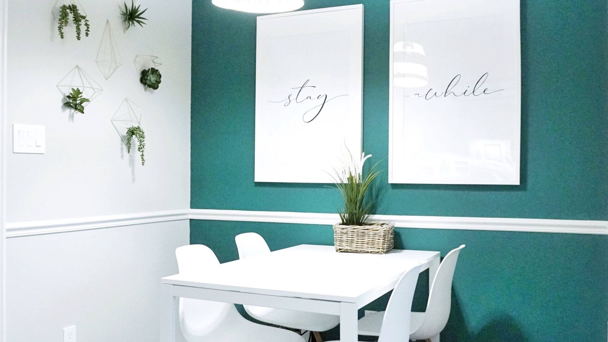 Suncrest House | Playground and Toys! Cozy Townhome for Families