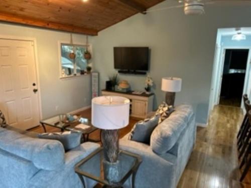 Dauphin Island House | Playing Hookie LLC