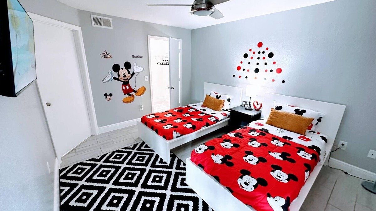 Kissimmee Condo | Playing Hooky Summary