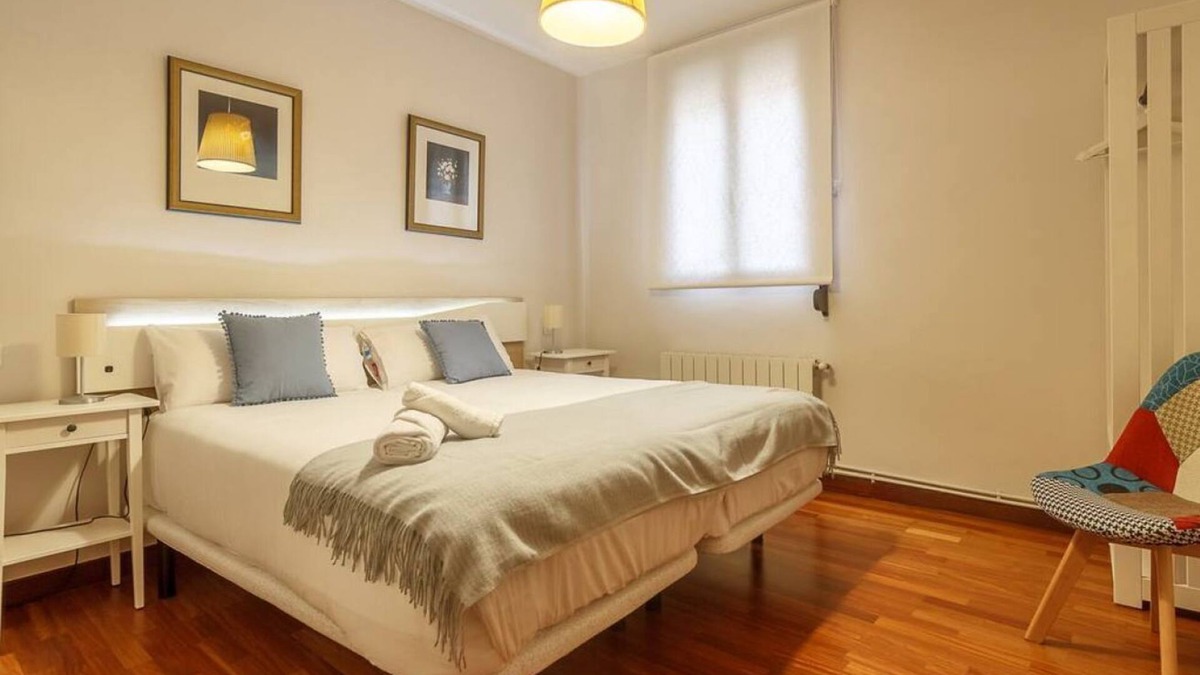 Castanos Apartment | Plaza Moraza Apartment downtown renovated wifi