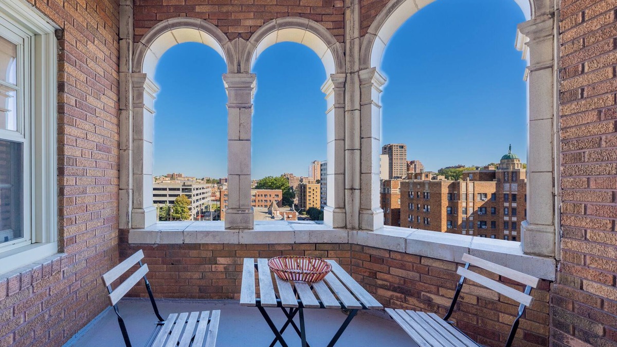 Country Club Plaza Area Condo | Plaza Penthouse: Historic Charm & Stunning Views
