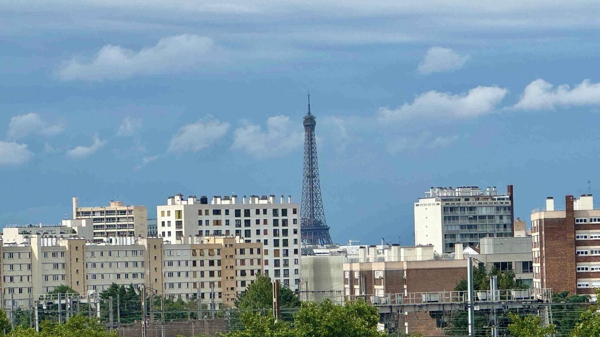 Malakoff Apartment | Pleasant 2P with balcony & Eiffel Tower view