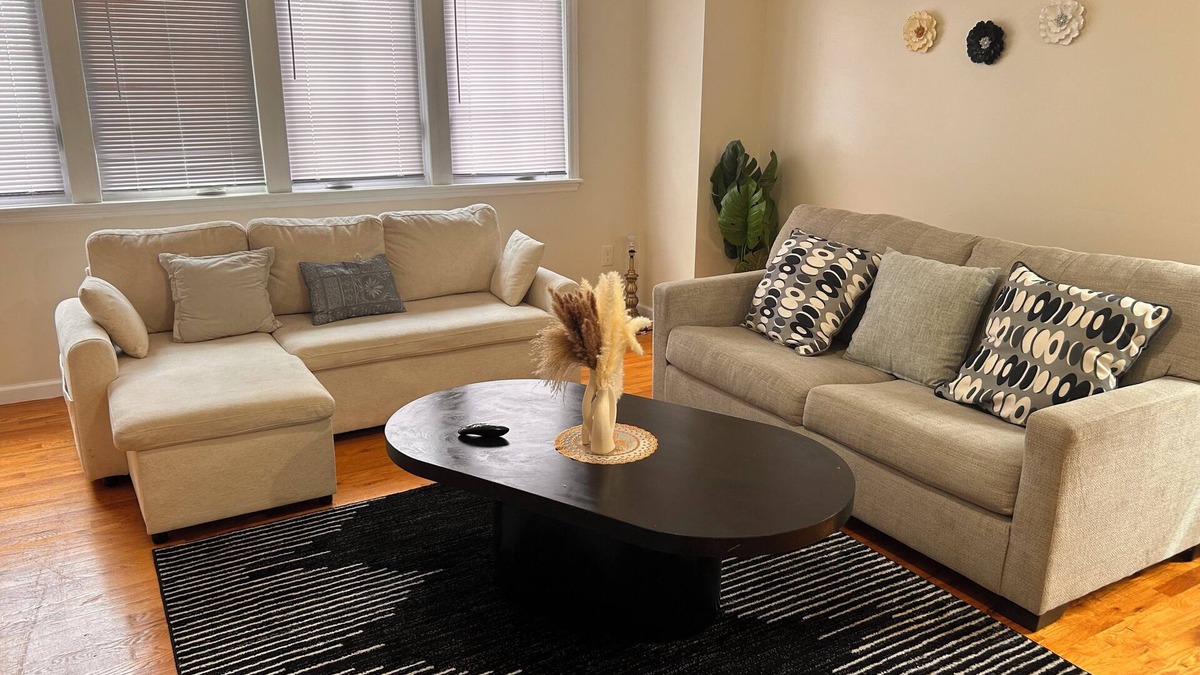 Ampere Apartment | Pleasant 3-bedroom apartment in Newark for a cozy stay