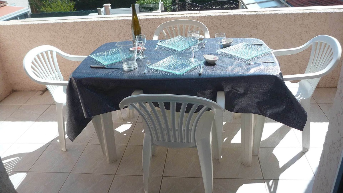 Marseillan Plage Apartment | Pleasant and bright flat with air conditioning