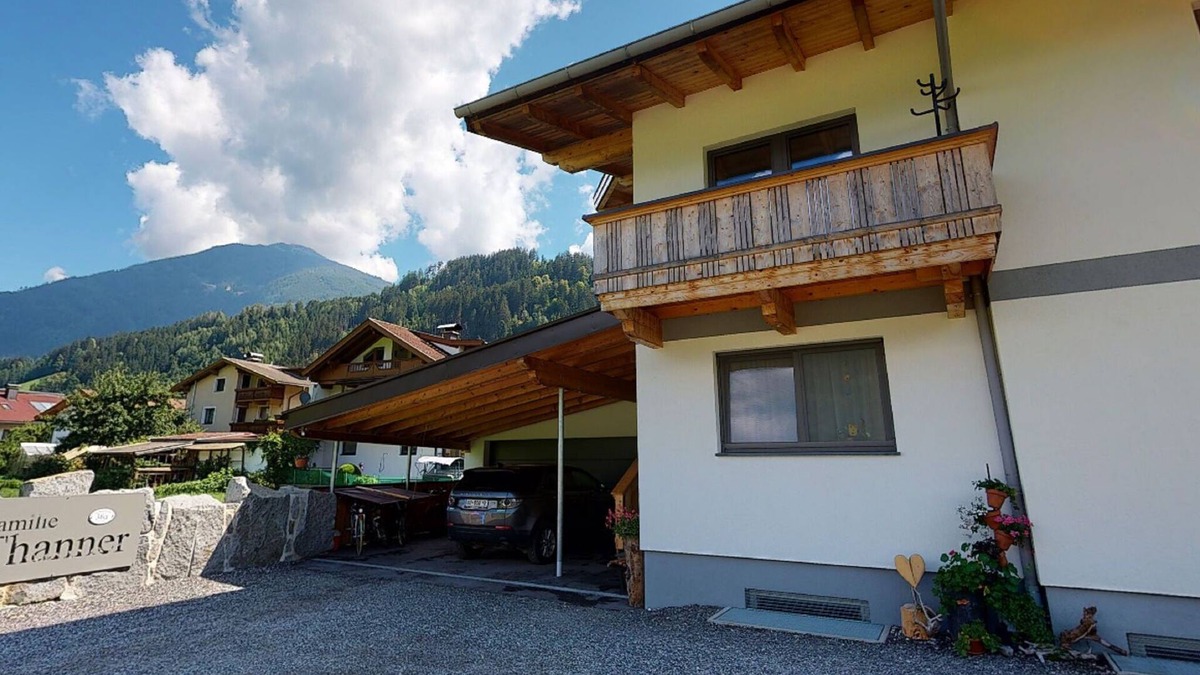Stumm Apartment | Pleasant apartment in Stumm with garden