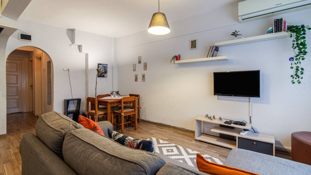 Ortakoy Apartment | Pleasant Flat near Attractions in Ortakoy