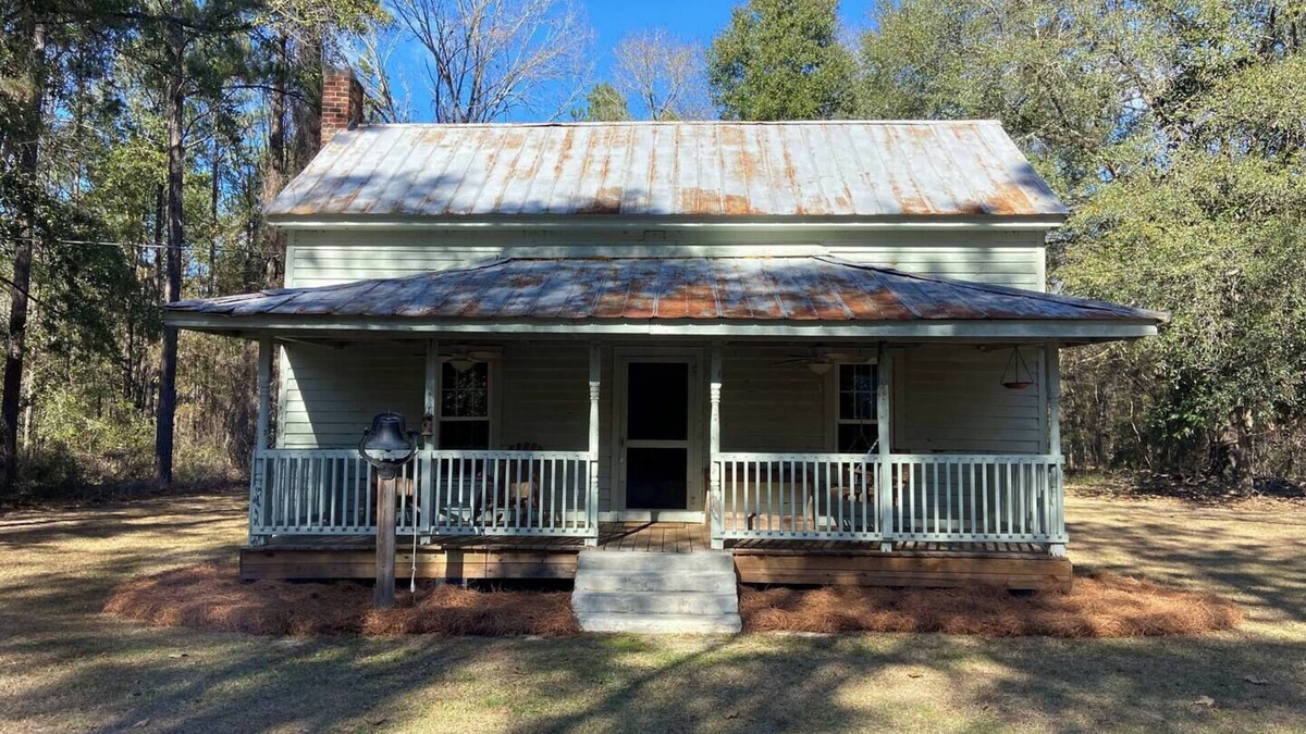 Metter Cabin | Pleasant Home private cabin getaway