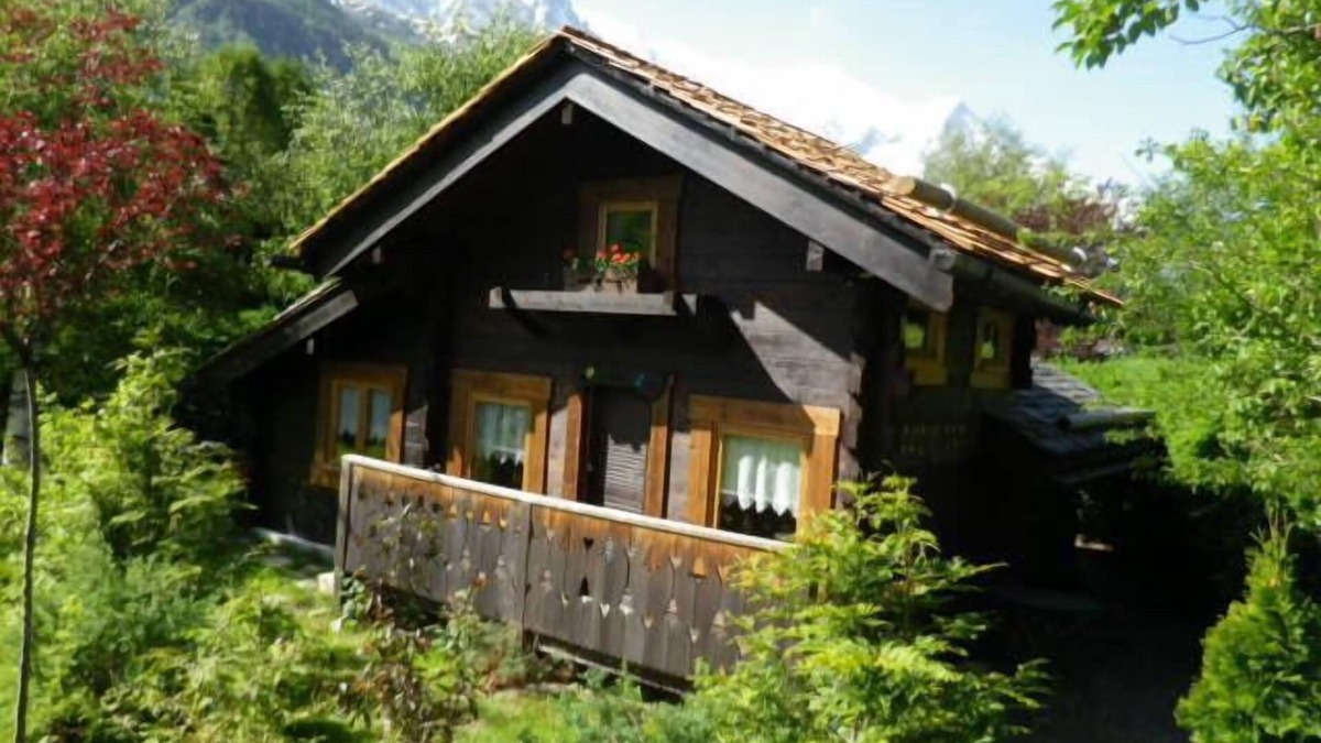Les Praz-de-Chamonix Ski Chalet | Pleasant little chalet in a residential area of chamonix