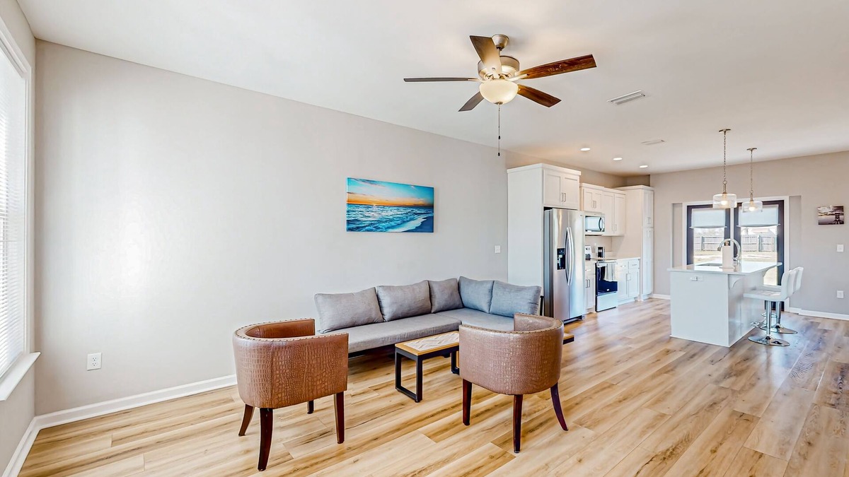 Callaway House | Pleasant neighborhood home with open layout, full kitchen, balcony, & central AC