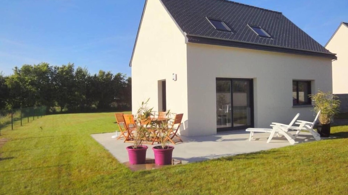 Lanmodez House | Pleasant new bright house, enclosed garden, close to the sea, trails, wifi