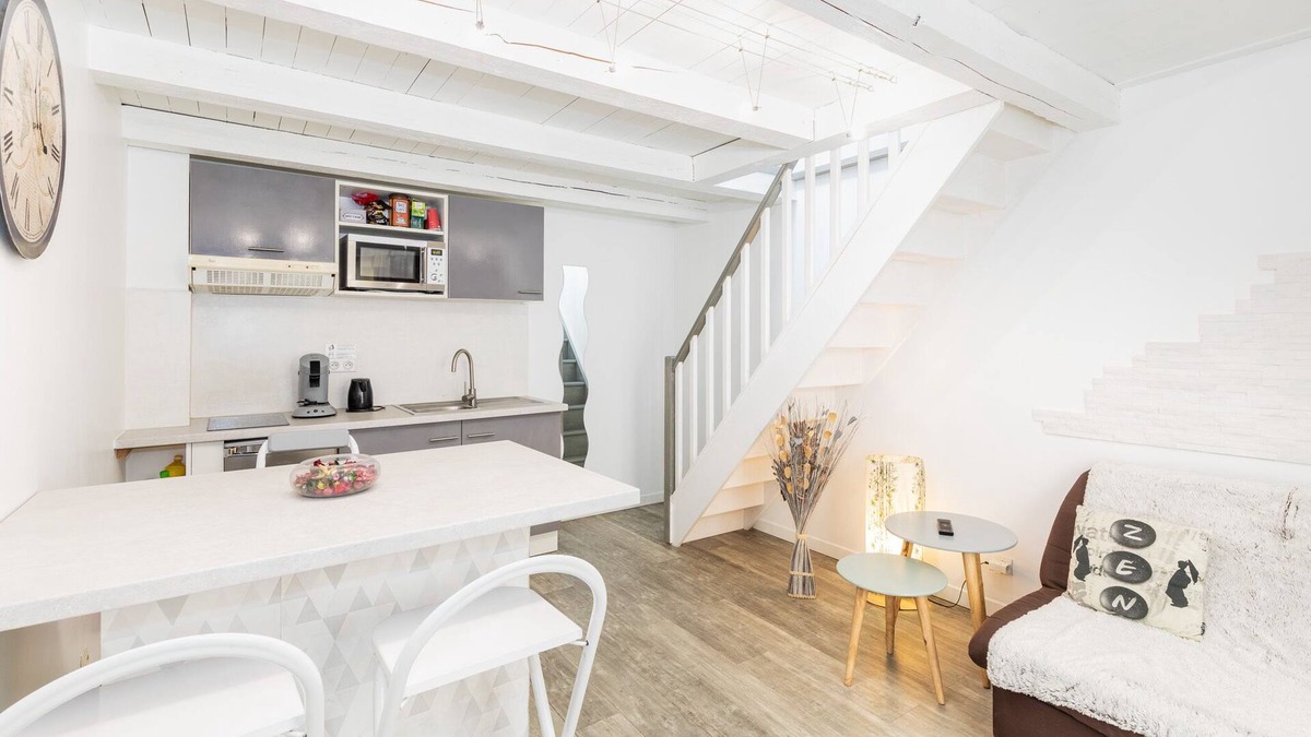 Les Arceaux Apartment | Pleasant, quiet duplex in the center of Montpellier