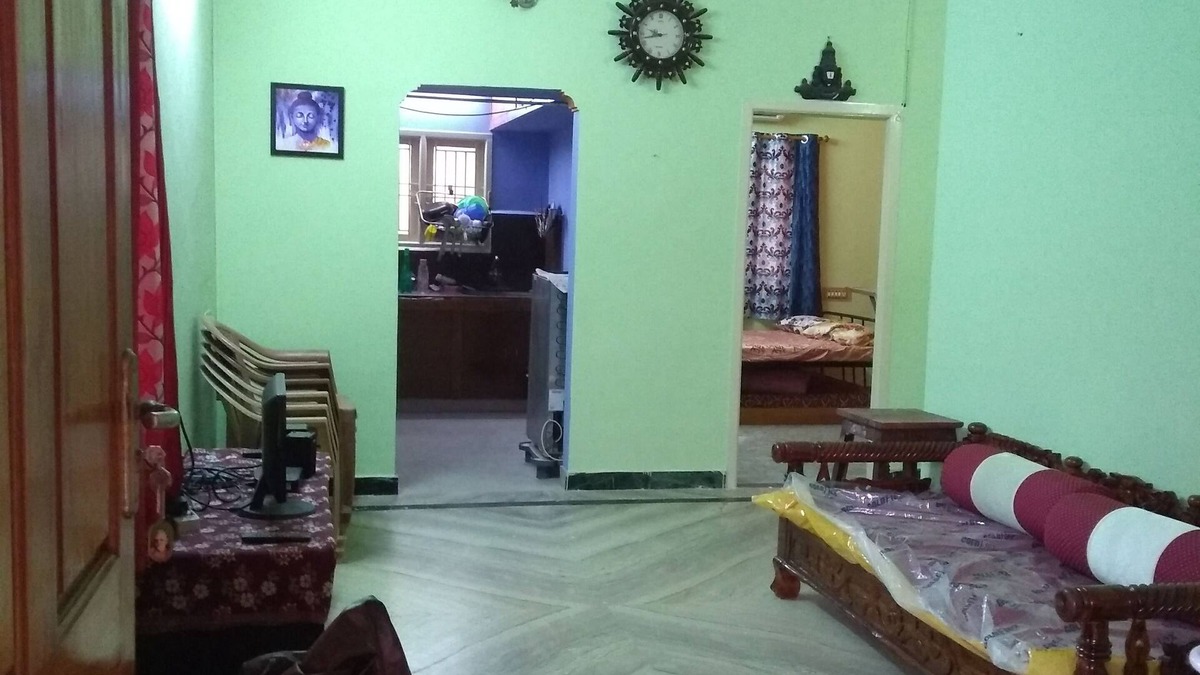 Chennai Apartment | Pleasant & Spacious 1BHK. 25 mins from Airport/AC/TV/Kitchen