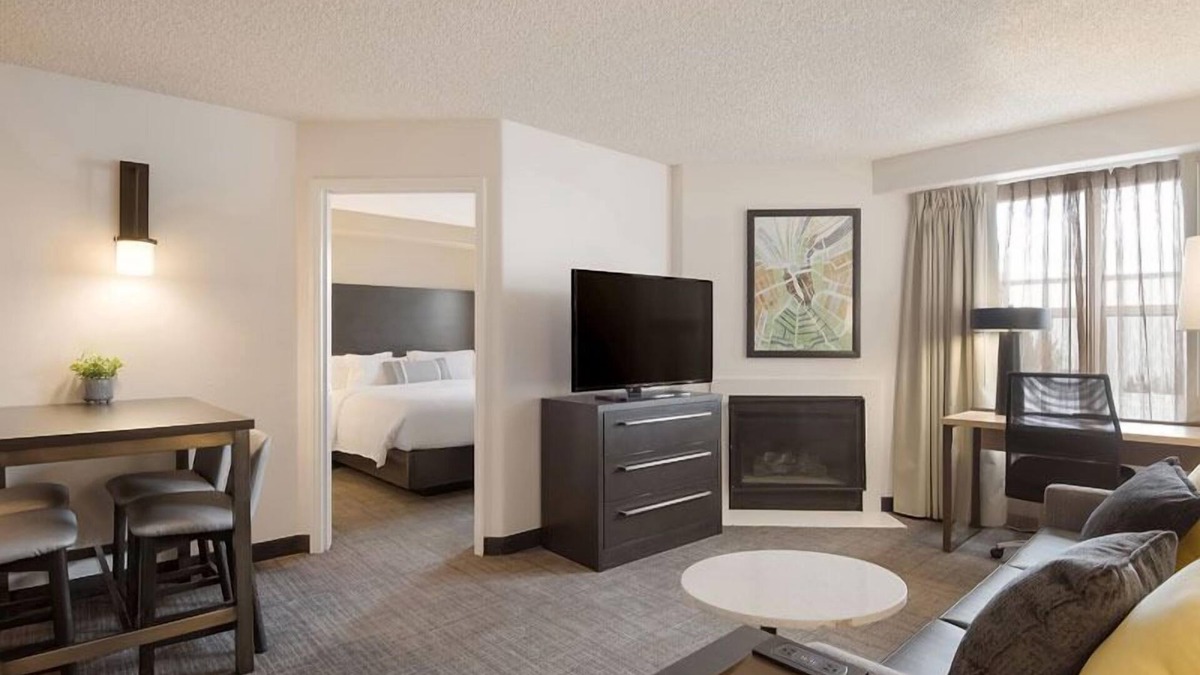 Reno/Tahoe Airport Hotel | Pleasant Stay, Convenient Location! 2 Relaxing Units, Pets Allowed, Kitchen!