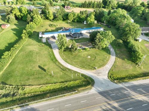 Jerseyville Hotel | Pleasant Stay Motel