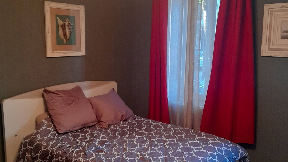 Liberation Apartment | Pleasant studio between train station and town center free parking nearby shops