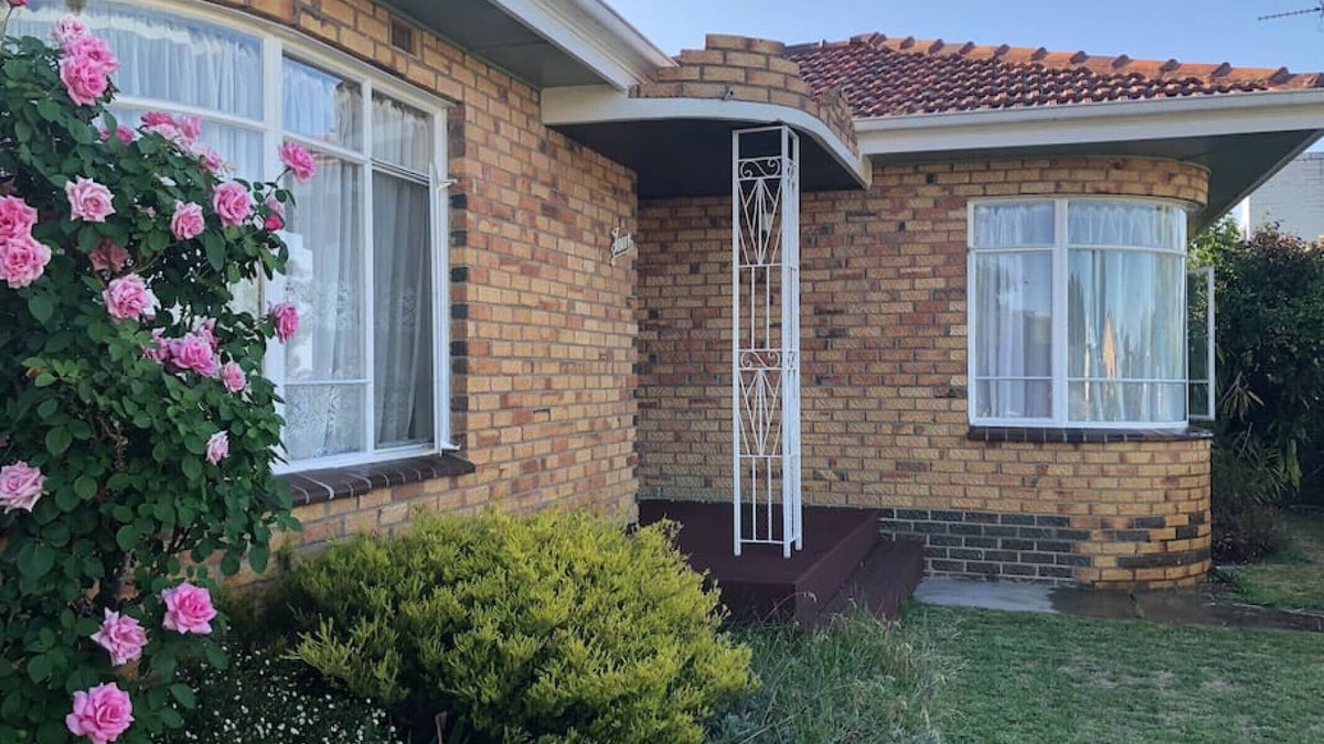 Horsham House | Pleasant View located in Horsham