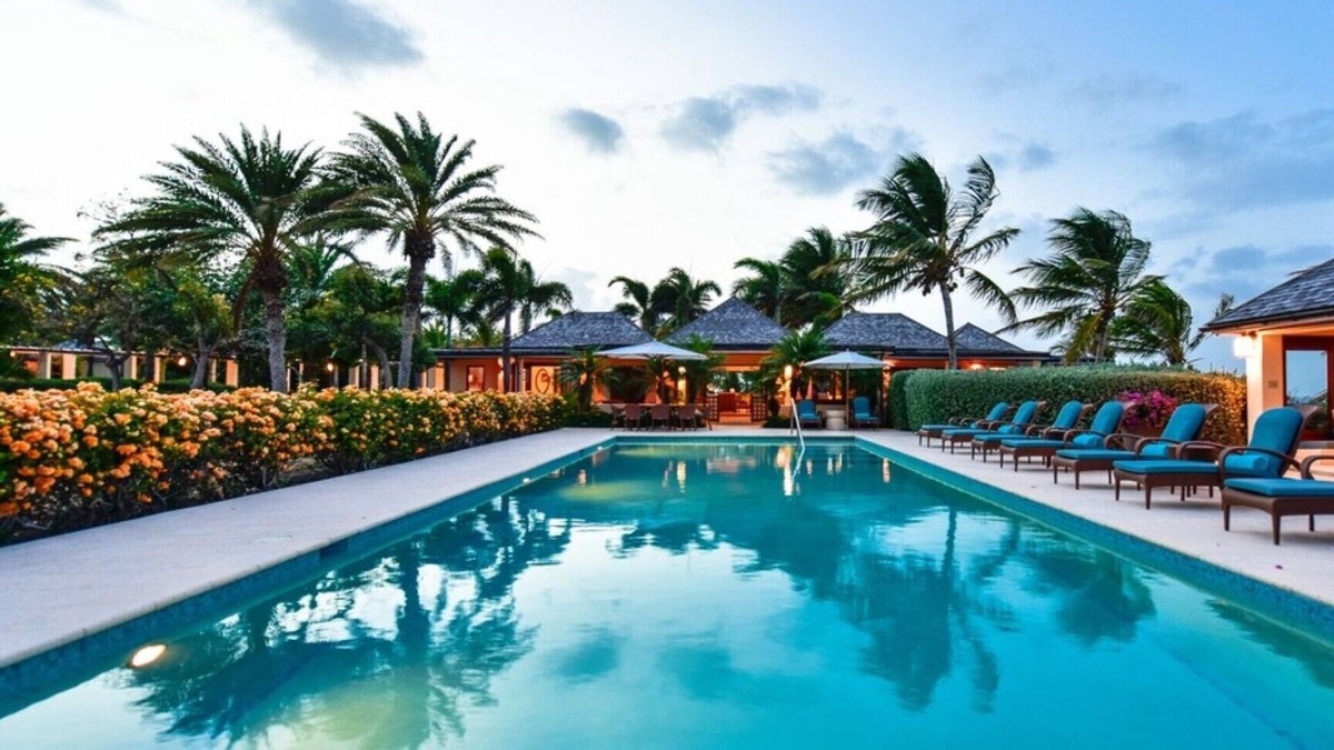 Long Island House | *Please Enquire* Specials available. Stunning new 7 bedroom Estate Home in Jumby Bay on the beach