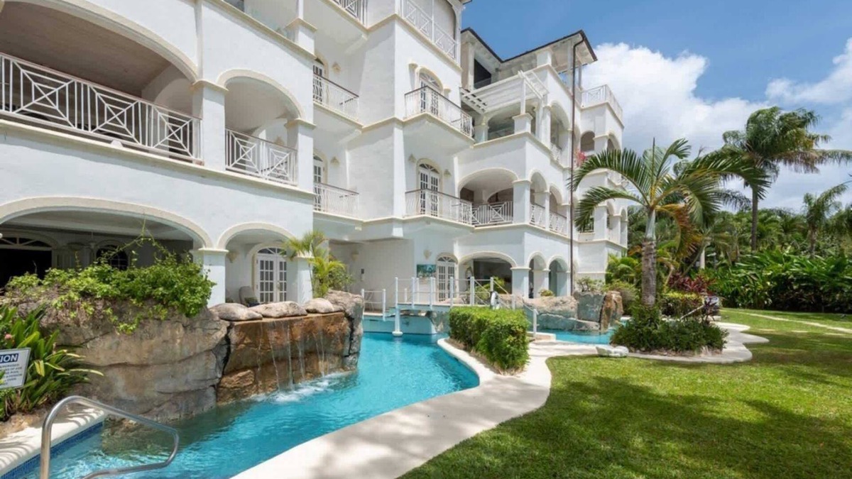 Old Trees Bay Apartment | Please Inquire Before Booking – Luxury Villa
